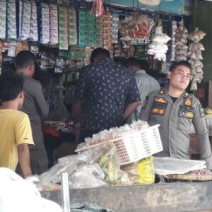 Berantas Rokok Ilegal, Satpol PP Bondowoso Razia Toko di 2 Kecamatan