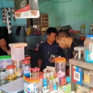 Tim Operasi Gempur Rokok Ilegal Razia Wilayah Kecamatan Kota Bondowoso