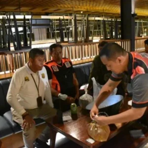 Satpol PP Temukan Kelab Malam Jual Mihol saat Ramadan