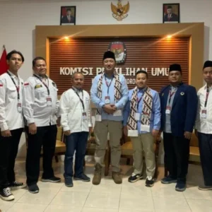 Daftar ke KPU, Paslon Ipong-Luhur Targetkan Kemenangan
