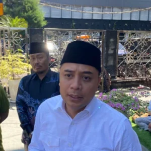 Eri Cahyadi -Armuji Siap Berkampanye Melawan Kotak Kosong