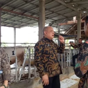 Sambangi Pudak, Pjs Bupati Ponorogo Kunjungi Sentra Peternakan Sapi Perah