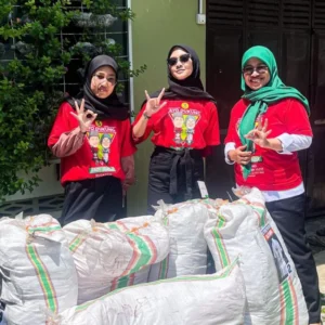 Bantu 5000 Kaos, Dukungan Terus Mengalir untuk Paslon Nomor Urut 3 Sujatno-Ida
