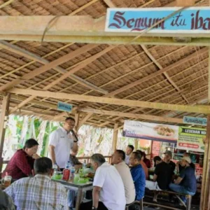 Aspal Jalan hingga Beasiswa, Asri Ludin Komitmen Bantu Warga