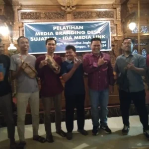 Media Link Sujatno-Ida Gelar Pelatihan Media Branding Desa