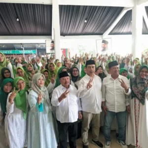 Ratusan Muslimat NU Kabupaten Madiun Deklarasi Dukung Paslon Harmonis