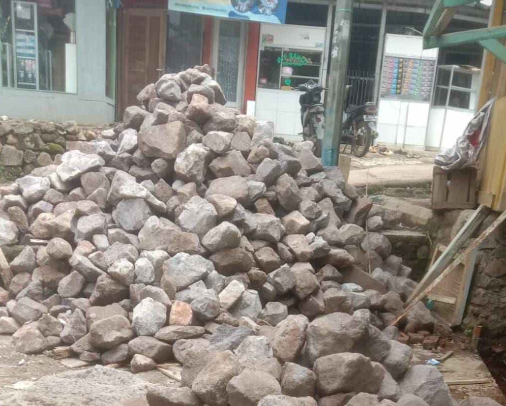 Pemdes Padahurip Klarifikasi Aksi Damai Oleh Warga Terkait Pembangunan Jalan Desa