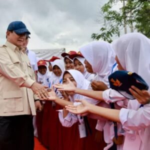 Presiden Prabowo Targetkan Seluruh Anak Dapat Akses Makan Bergizi Gratis pada Akhir 2025