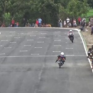 Ribuan Warga Terpukau Aksi Balap Internasional di Sirkuit Magetan