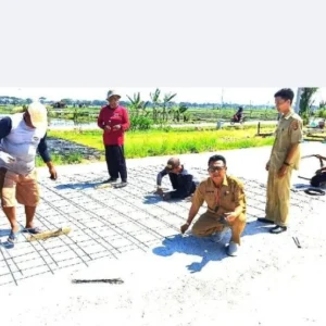 Pemdes Pojok Kwadungan Bangun Jalan Dusun Genyol