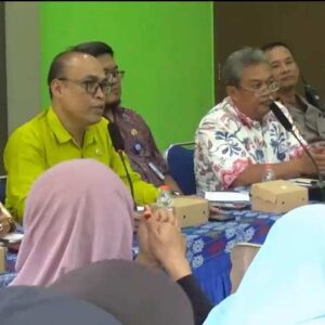 Kasus Kades Selewengkan Anggaran, Warga Ancam Laporkan Ke Presiden