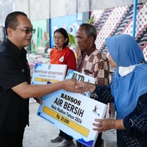 Ratusan Lansia Di Kota Madiun Dapat BLT