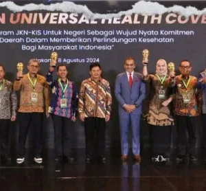 Pemkab Madiun Raih Penghargaan UHC Award 2024