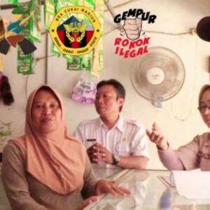 Berantas Rokok Ilegal, Satpol PP dan Damkar Kabupaten Madiun Razia Toko di Wilayah Kecamatan Saradan