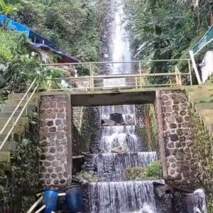 Tebing Air Terjun Tirto Sari Sarangan Longsor