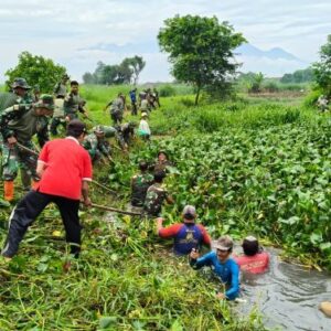 Forkopimda Sidoarjo Kerja Bakti Normalisasi Aliran Sungai