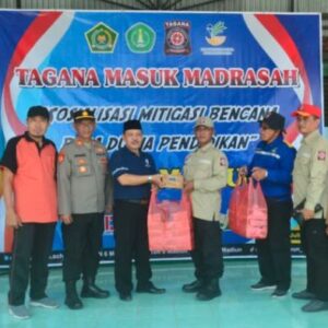 Sambangi MTSN 6 Madiun, Tagana Edukasi Dini Kesiapsiagaan Hadapi Bencana
