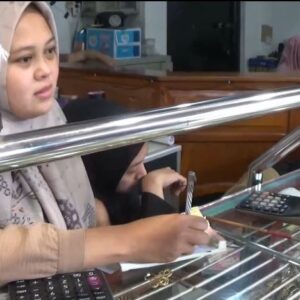 PPN Batal Naik Disambut Gembira Penjual Emas di Magetan