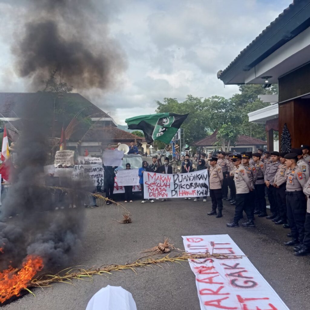 Pacitan Menggugat, Aliansi Cipayung Gelar Aksi Sampaikan Lima Tuntutan
