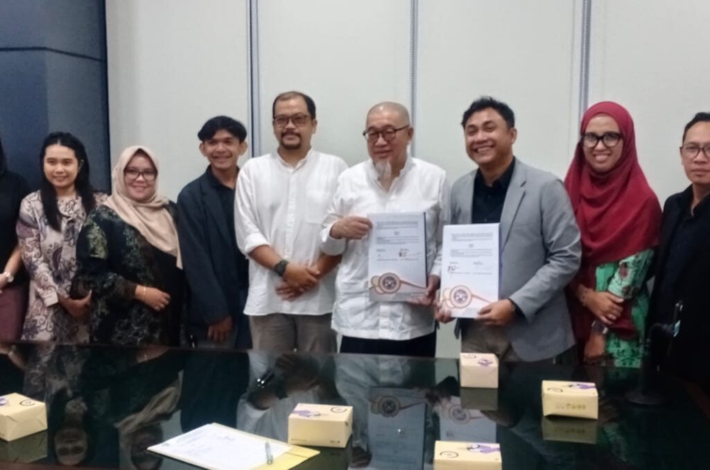 Kesepakatan Kerjasama Stikosa AWS dengan Fisip Unair