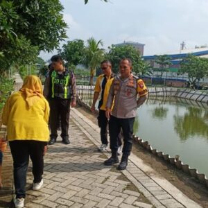 Wakapolresta Sidoarjo Tinjau Pelaksanaan Ketahanan Pangan di Desa Ponokawan Krian