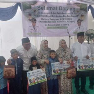 Bupati Deliserdang Berjemur di Galang, Berbagai Bantuan Diserahkan