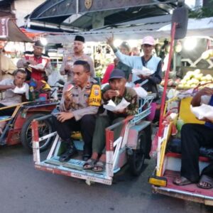 Kapolsek Krian Berbuka Puasa Bersama Komunitas Becak