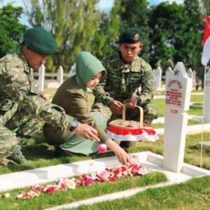 Jelang Peringatan HUT Kostrad ke-64, Yonif 330 Kostrad Ziarah ke TMP Cikutra