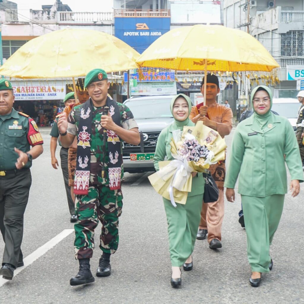 Resmi Jabat Dandim 0416/Bute, Letkol Inf Dedy Pungky Disambut Dengan Tradisi Militer Sakral