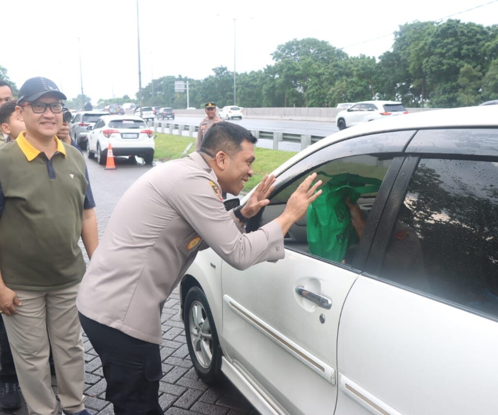 Kapolresta Sidoarjo Cek Arus Balik Lebaran di Rest Area KM 753