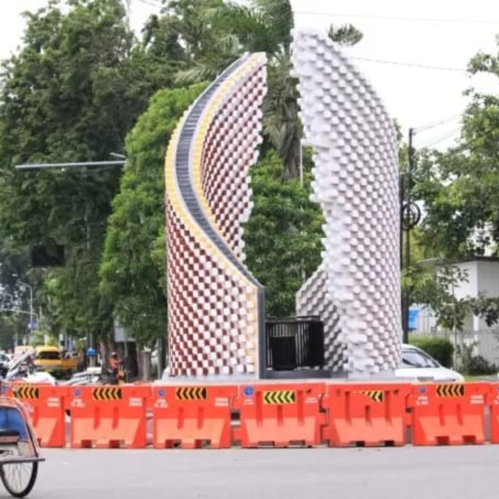 ‎Tugu Babalayar Wujud Korupsi Yang Dipertontonkan