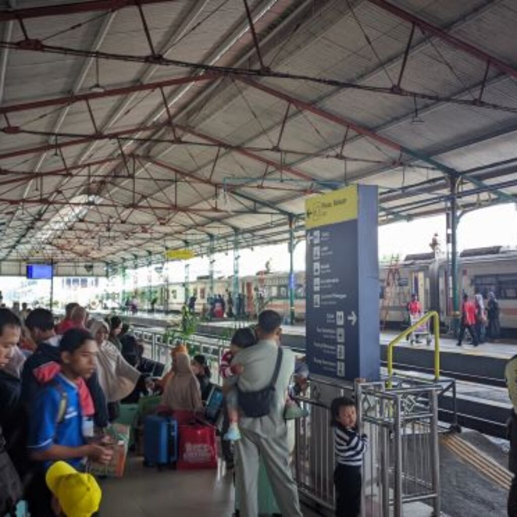 Sebanyak 11.665 Penumpang KA Diberangkatkan Selama Libur Panjang Peringatan Hari Raya Waisak