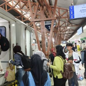 Selama Libur Panjang Peringatan Kenaikan Yesus Kristus Stasiun Madiun Mencatat Sebanyak 10.505 Penumpang Diberangkatkan