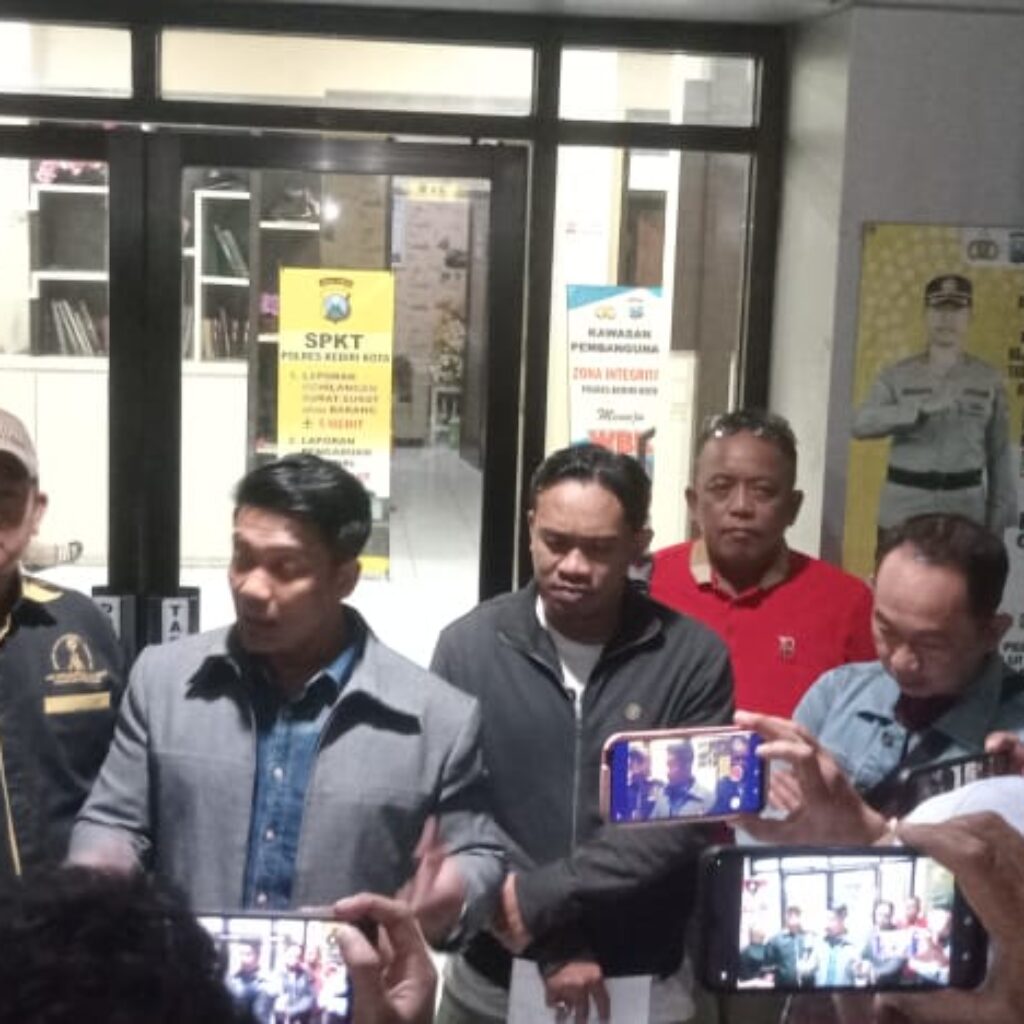 Didi Sungkono, S.H., M.H.:  Kepala SMKN 1 Kota Kediri  Persekusi Wartawan dengan Sajam, Dilaporkan Polisi