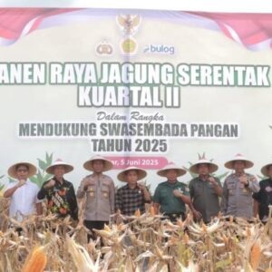 Aksi DPRD Kabupaten Blitar Dukung Penguatan Ketahanan Pangan Nasional melalui  Panen Raya