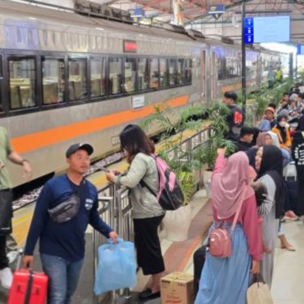 Sebanyak 14.453 Penumpang KA Diberangkatkan Selama Libur Panjang Hari Raya Idul Adha