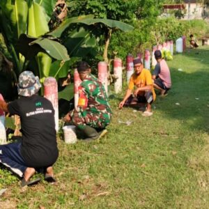 Babinsa Dan Warga Desa Kotes Gelar Kerja Bakti Sambut HUT RI Ke-80 Dengan Semangat Gotong Royong