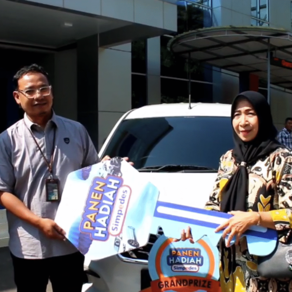 Nasabah Bawa Pulang Mobil dan Motor dari Panen Hadiah Simpedes BRI Bondowoso