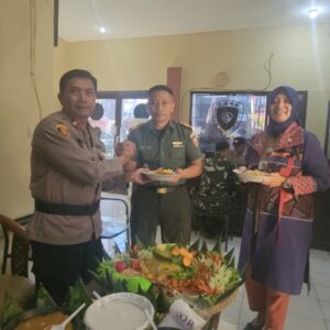Perkuat Sinergitas, Forkopimka Gedangan Beri Kejutan di HUT Bhayangkara ke-79
