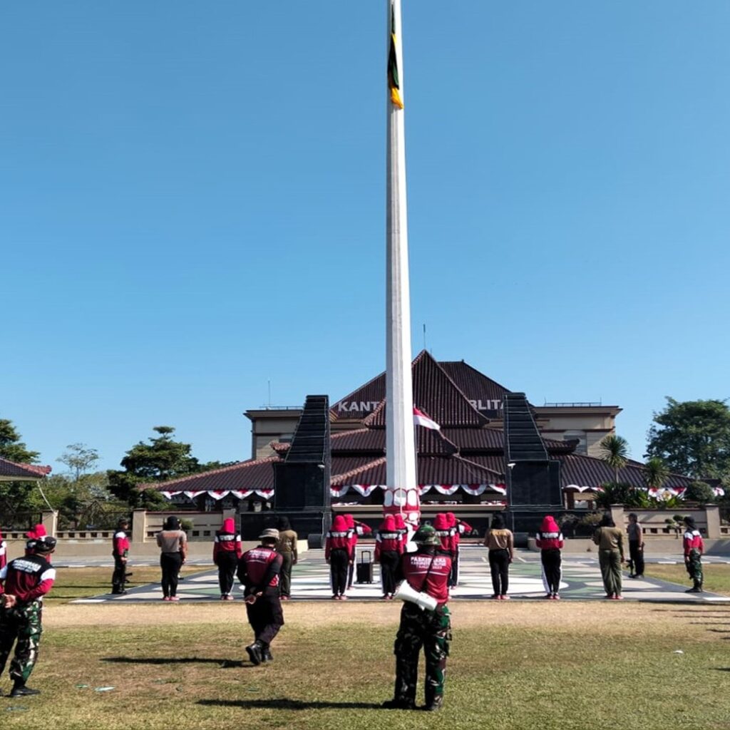 Jelang HUT RI Ke-80, TNI-Polri Matangkan Latihan Pasukan Pengibar Bendera Pusaka Kabupaten Blitar