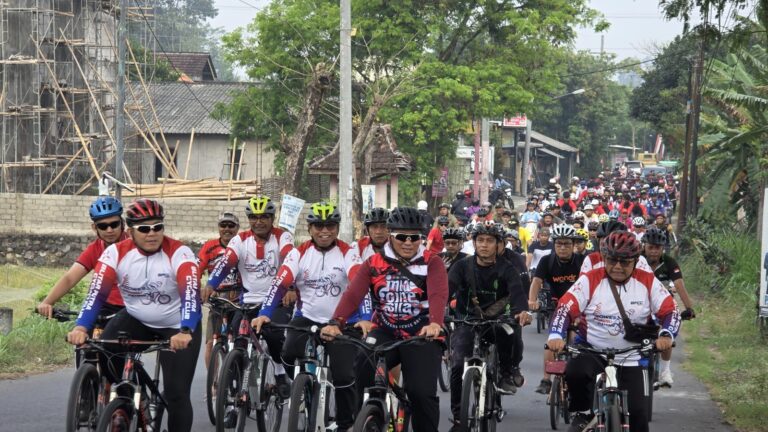 Gowes Sehat Bersama Forkopimda Blitar Peringati Hari Jadi Mahkamah Agung Ke 80