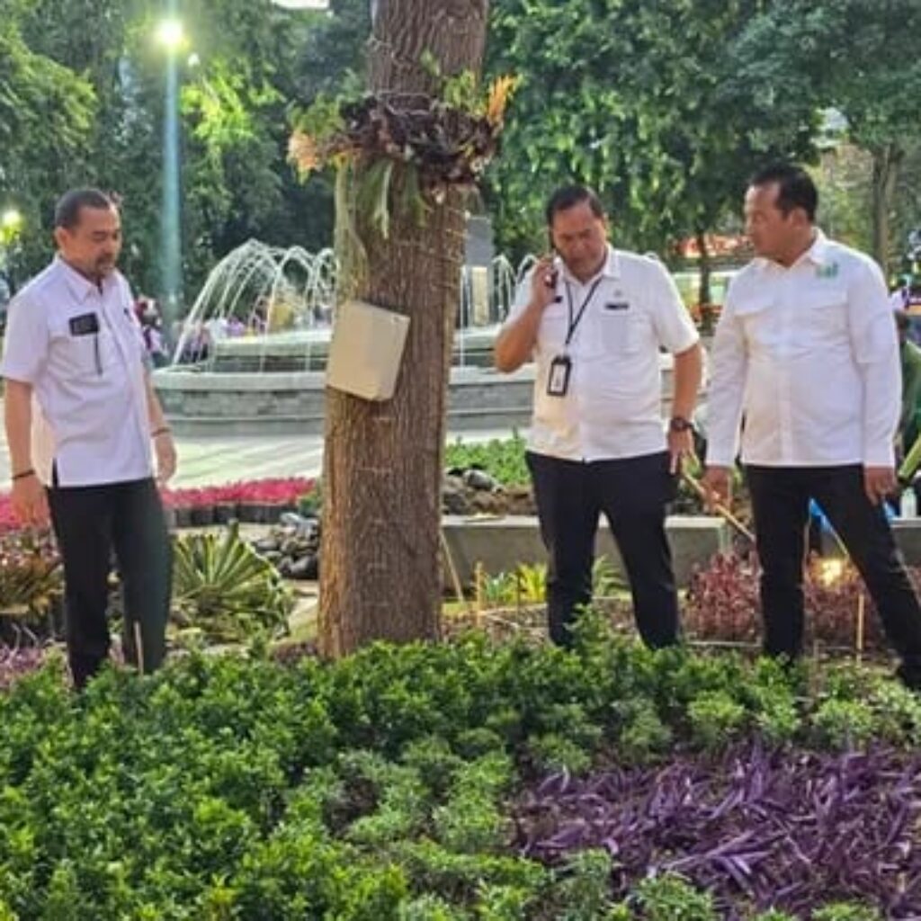 Pasca Pesta Rakyat HUT RI di Depan Grahadi, Kepala DLH Jatim Pastikan Kebersihan Tuntas dan Taman Apsari Pulih