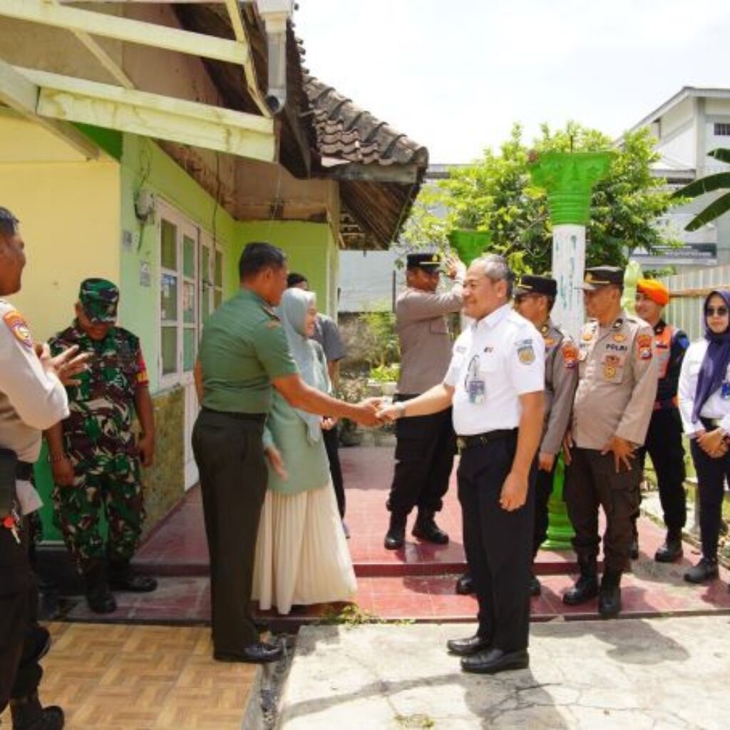 Wujud Komitmen Menjaga Aset Negara, KAI Daop 7 Madiun Tertibkan Rumah Perusahaan