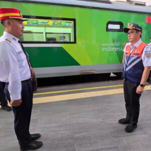 Perkuat Sinergi dan Komitmen Keselamatan, Jajaran Direksi dan Komisaris KAI Tinjau Langsung Daop 7 Madiun