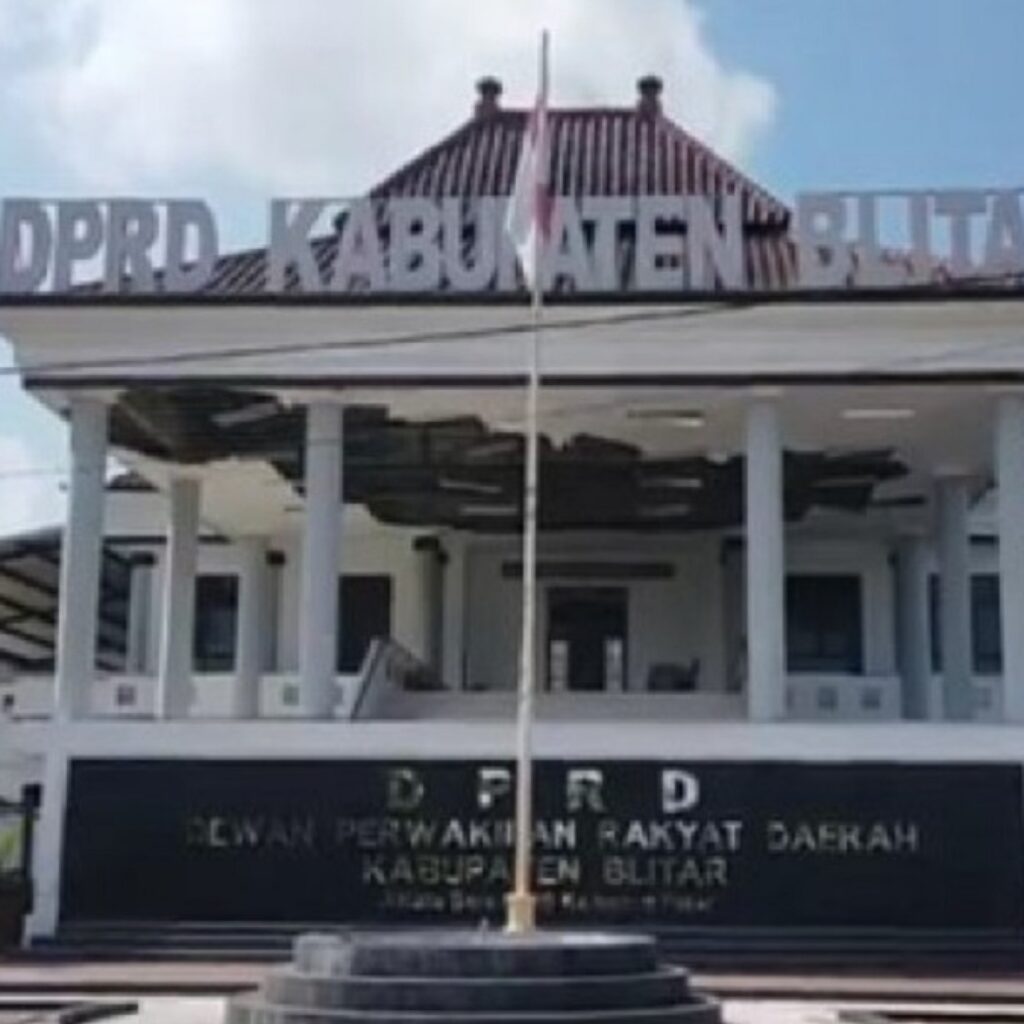 Apakah  Penyebab APBD-P Blitar Alot,Pokirkah Atau ada Hal Lain