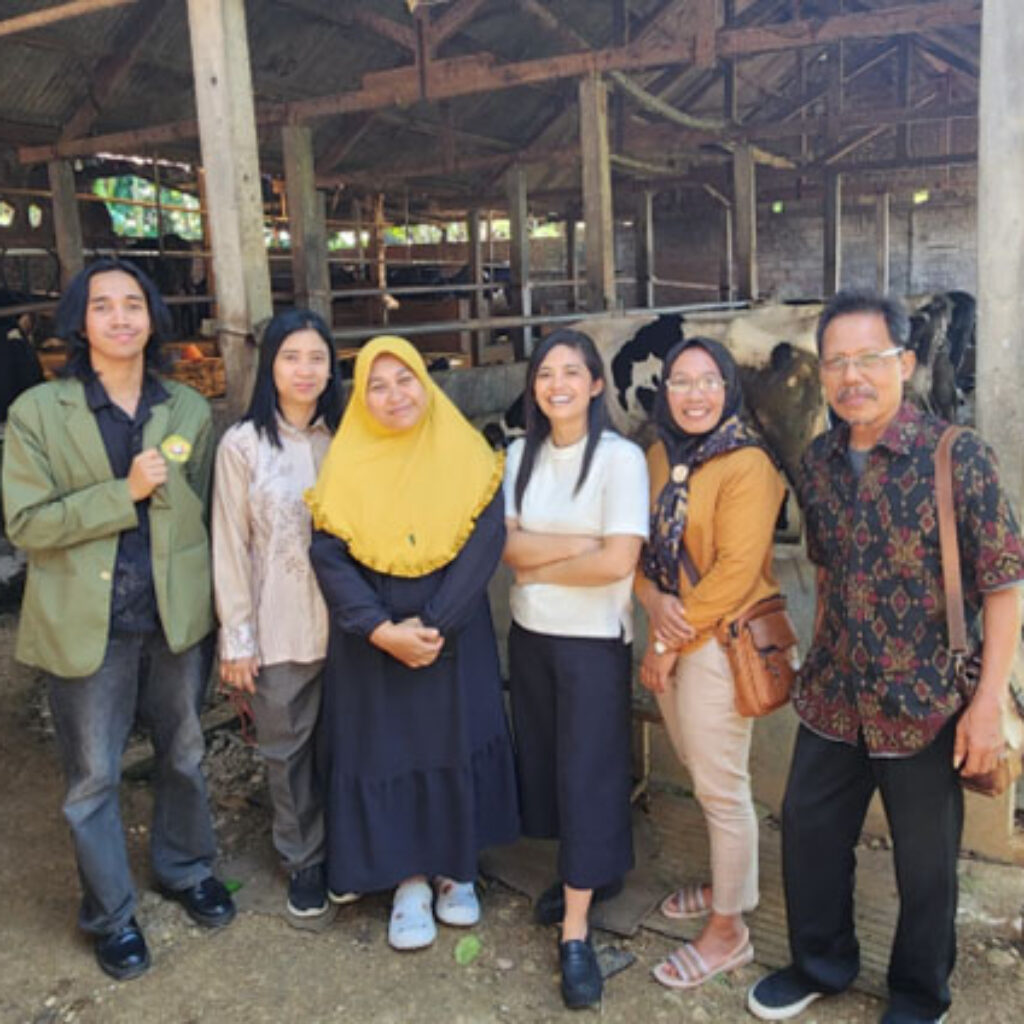 Pemberdayaan Perempuan Wirausaha Desa Jabung: Inovasi Produk dan Pemanfaatan Teknologi Digital untuk Meningkatkan Pemasaran