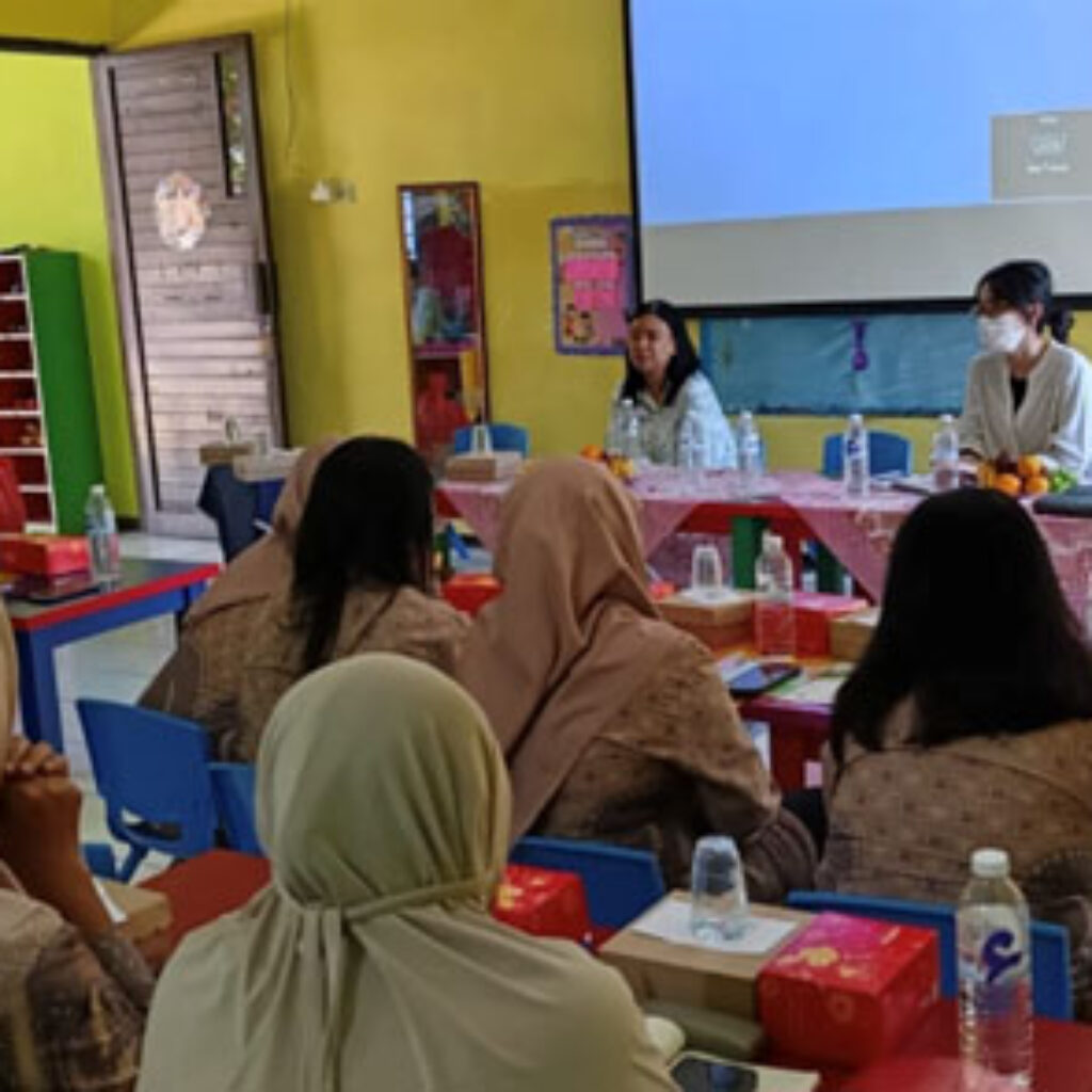 Unair Bantu Guru PAUD dan TK AL Amin Sidoarjo dalam Deteksi Dini Speech Delay melalui Aplikasi Digital