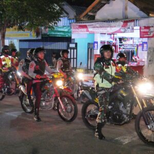 200 Gabungan Personel TNI, Polri, dan Pemkab Blitar Laksanakan Patroli Jaga Stabilitas Keamanan