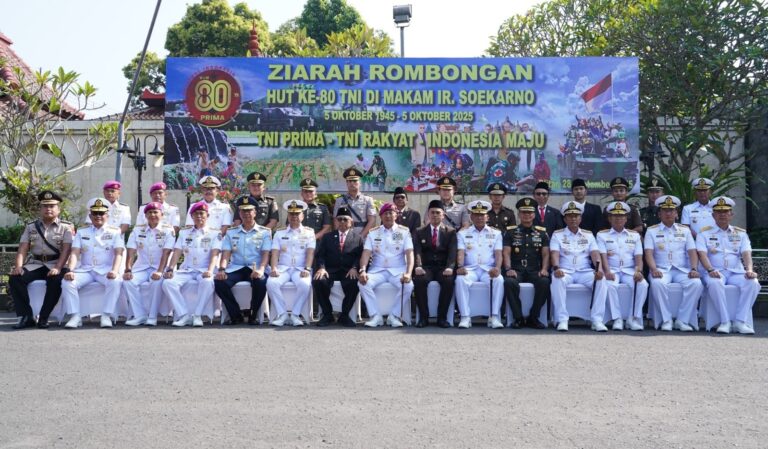 Peringati HUT Ke 80 Dengan Semangat Kebangsaan Ziarah Ke Makam Bung Karno