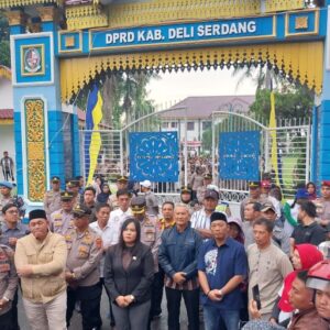 Takut Hadapi Massa Ketua DPRD Deliserdang Kembali di Demo ( AMPK) Perjalanan Dinas 1,1 M, Mobil Dinas 4M